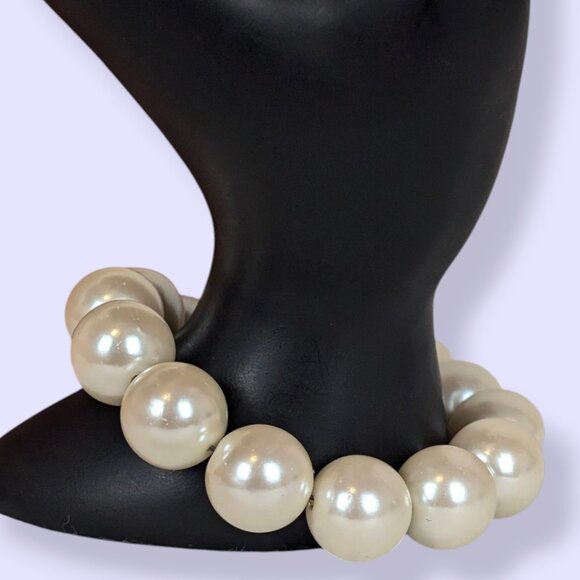 V. Chunky Glass Faux Pearl Beaded Bracelet - Picture 1 of 4